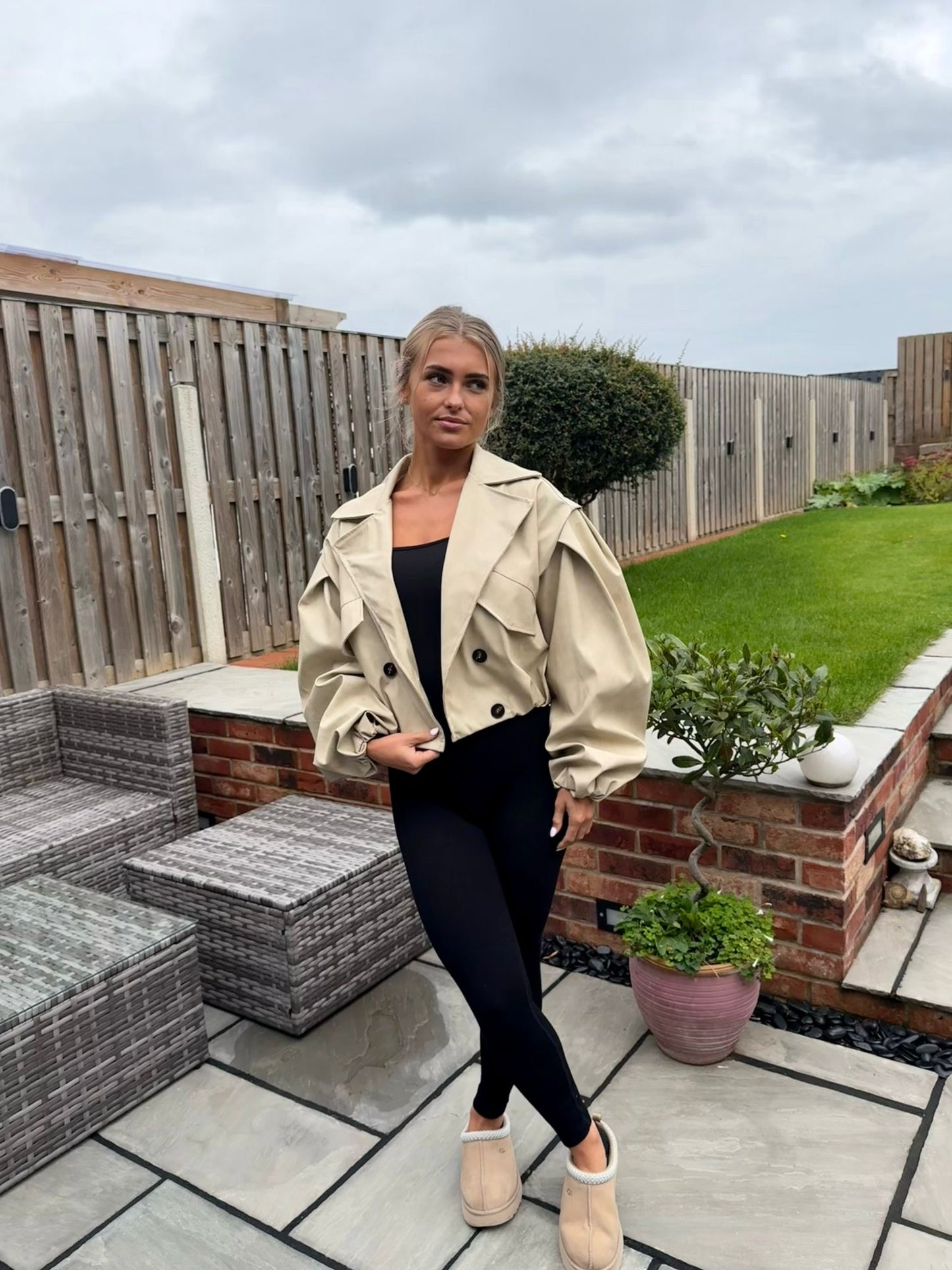 TARA TRENCH COAT CROPPED BALLOON SLEVE JACKET PVC LEATHER LOOK