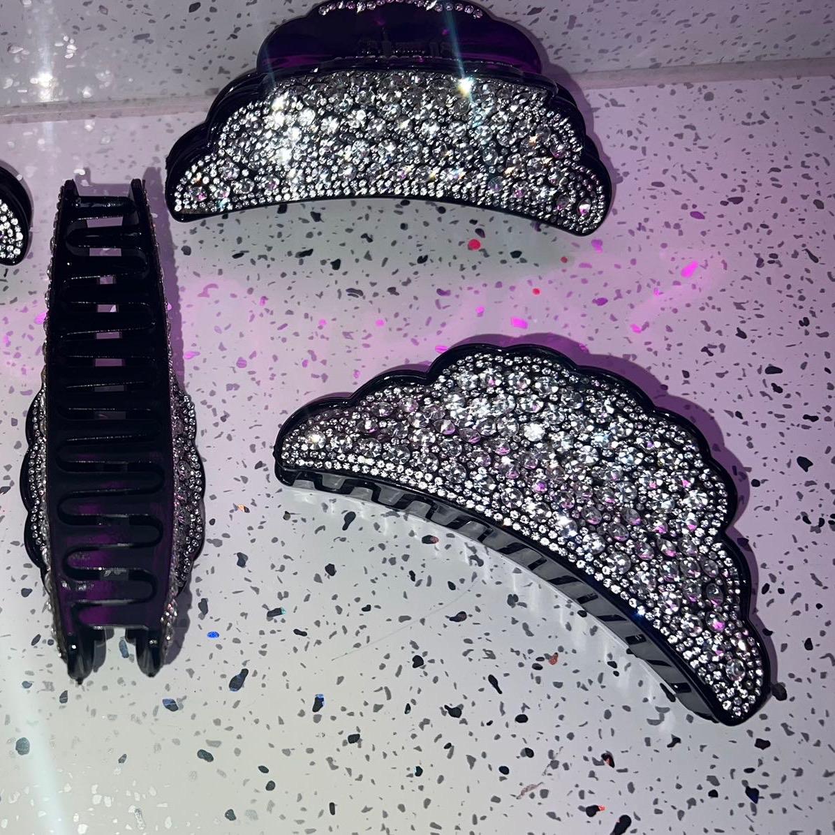 Large diamanté hair clip